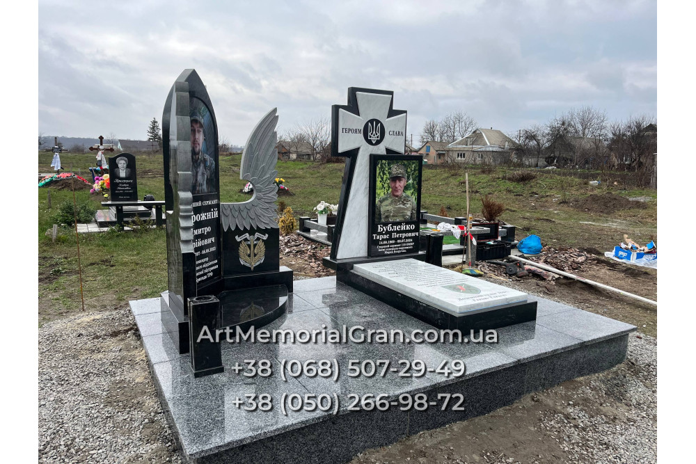 Пам'ятник військовому з крилами та хрестом 00889